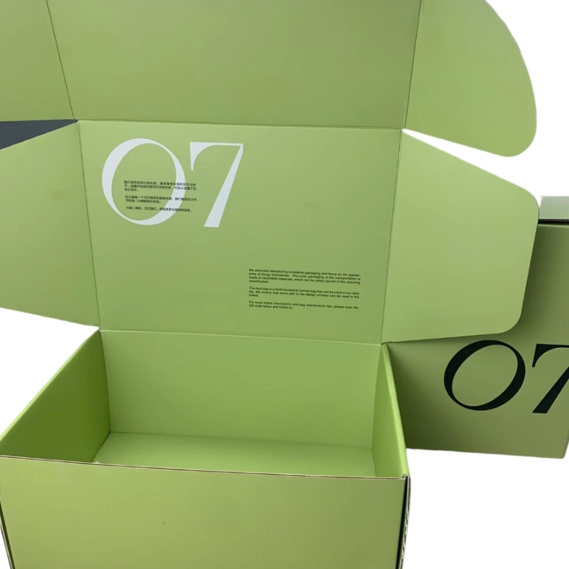 Caja de embalaje personalizada de cartón E-Flute para comercio electrónico de ropa al por mayor