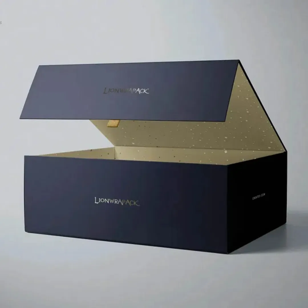 Caja de vela bellamente diseñada para un elegante envoltorio de regalo navideño