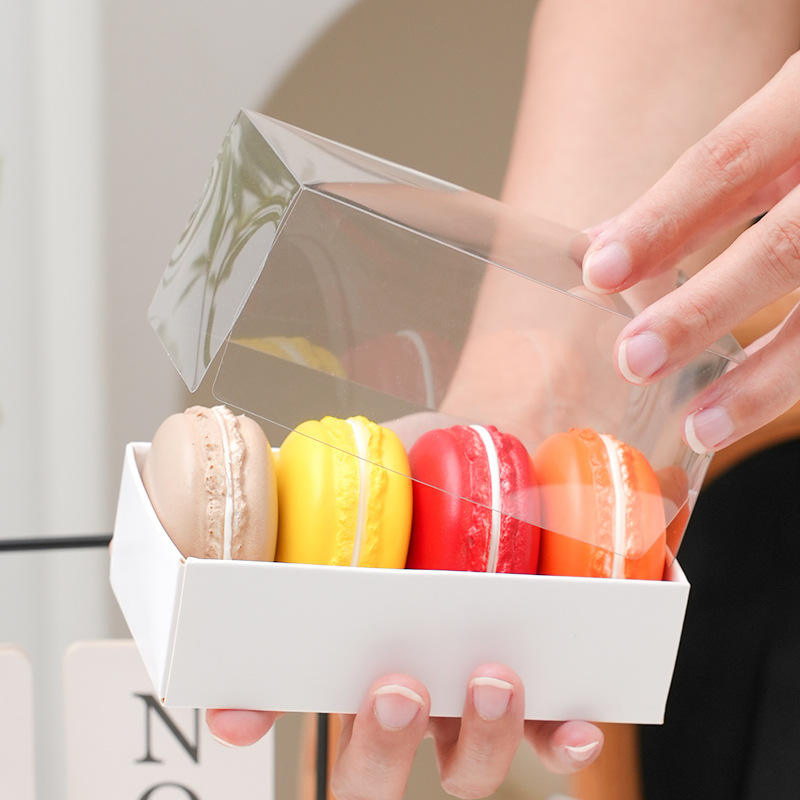 Caja de regalo de macarrones personalizable de marzo con tapa de plástico transparente para exhibición en panaderías y empaquetado para venta al por menor