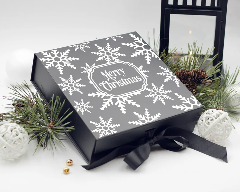 Caja de regalo navideña de lujo, embalaje de cartón, cierre con cinta, logo personalizado, venta al por menor