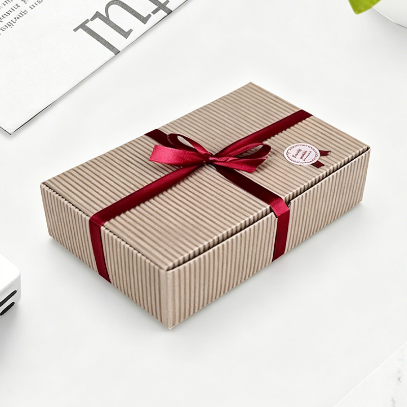 Caja de cartón corrugado cuadrada rectangular con estampado en caliente de lujo, papel de aluminio dorado, para empaquetado de joyería y cosméticos