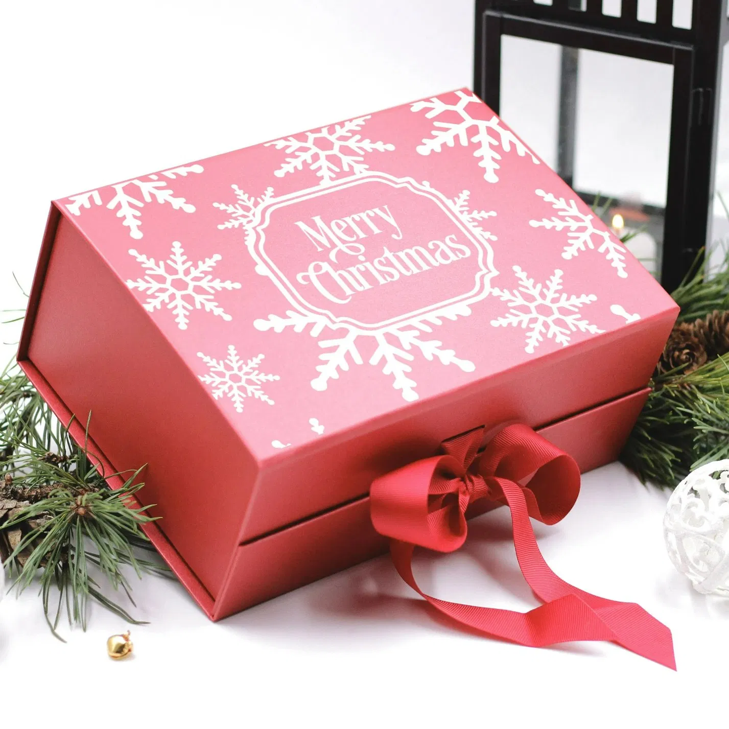 Caja de regalo navideña de lujo, embalaje de cartón, cierre con cinta, logo personalizado, venta al por menor