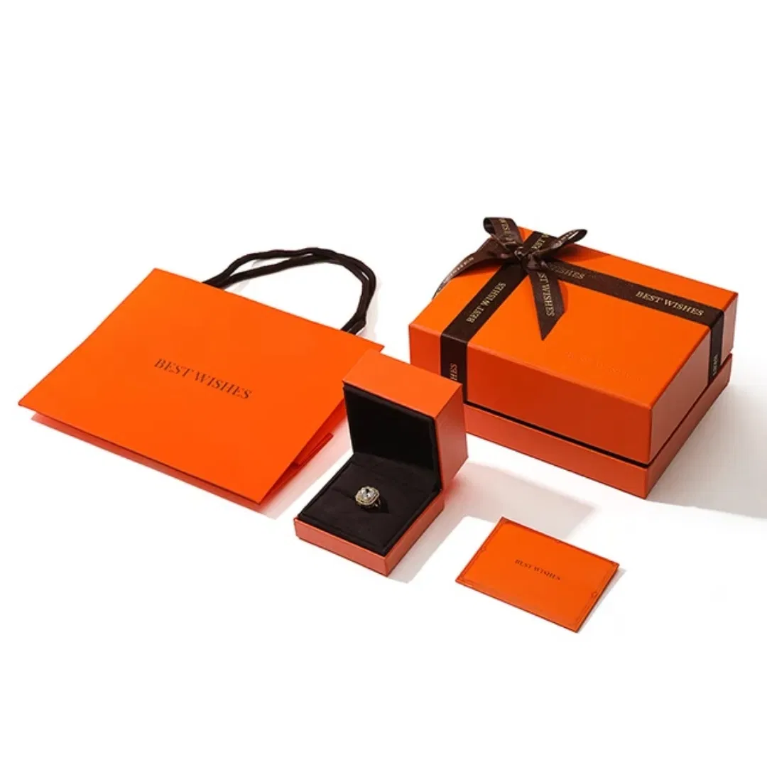 Caja de vela bellamente diseñada para un elegante envoltorio de regalo navideño