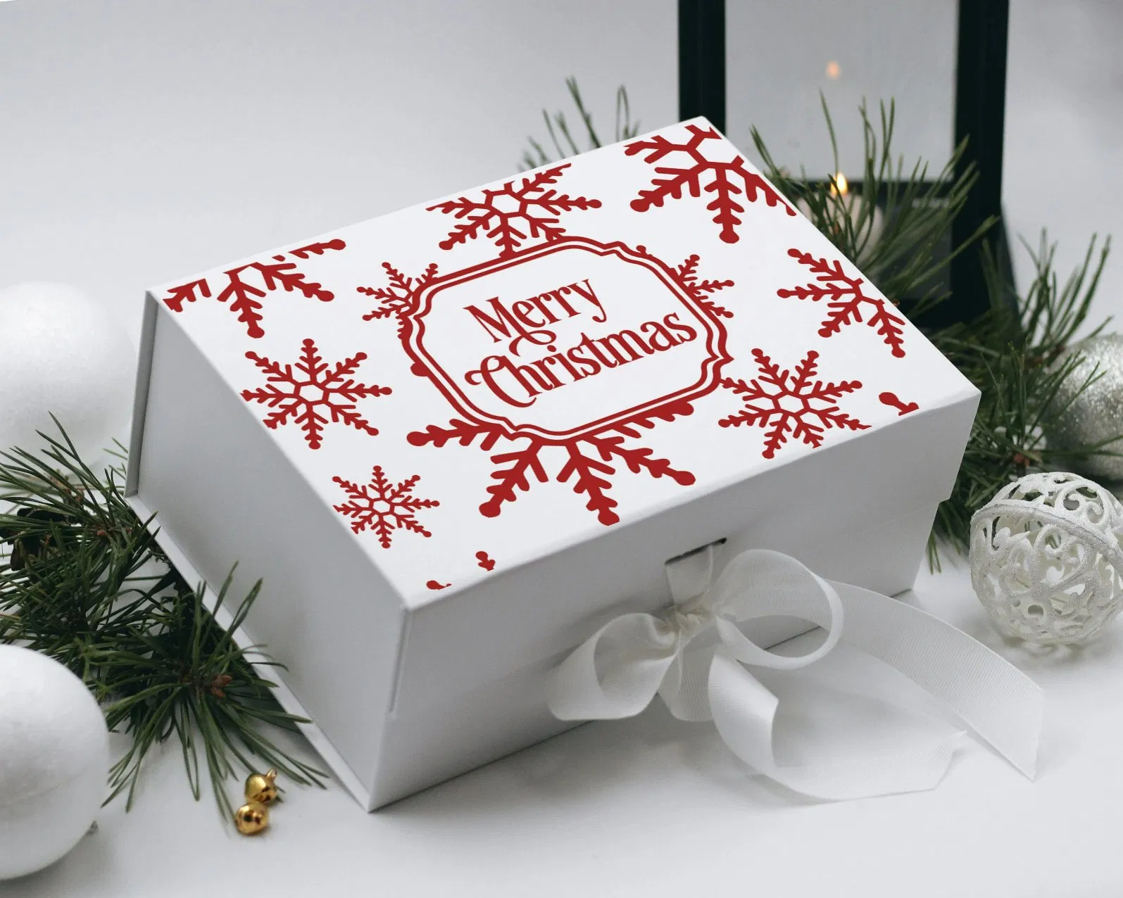 Caja de regalo navideña de lujo, embalaje de cartón, cierre con cinta, logo personalizado, venta al por menor