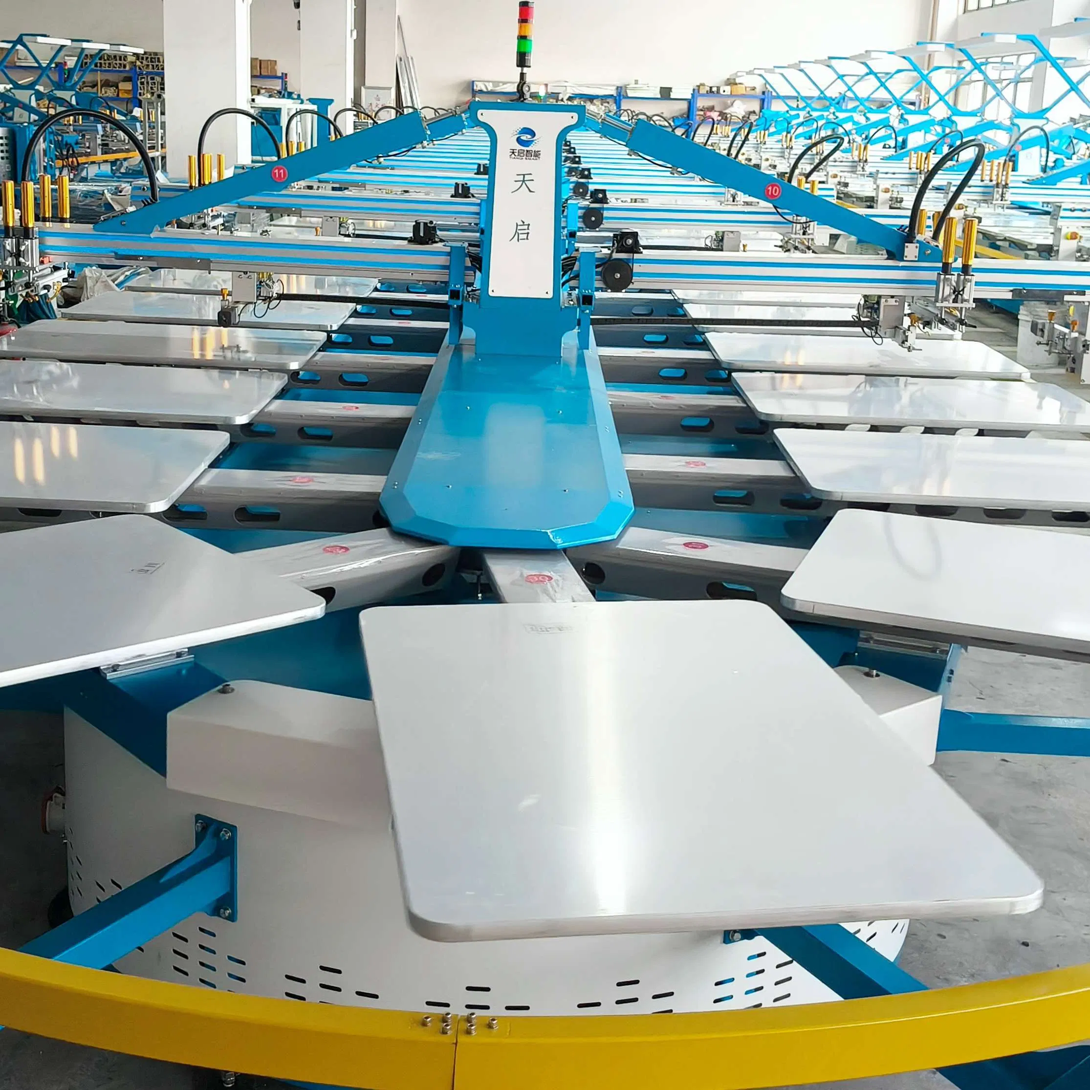 Q Series 17-Color Automatic Screen Printing Equipment for Garment and Luggage