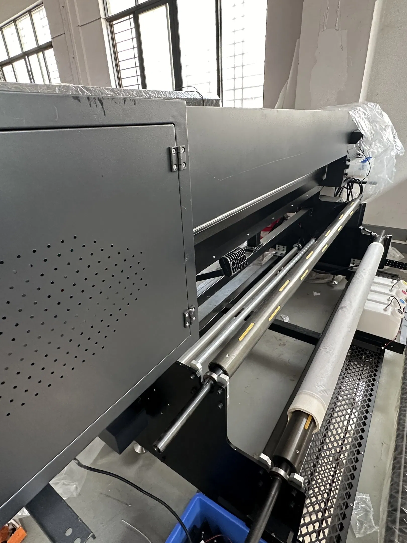 Yinghe High Quality 8 I3200 Printhead Industrial Large Format Sublimation Digital Printer Cloths Jersey Textile Fabric Printing Machine