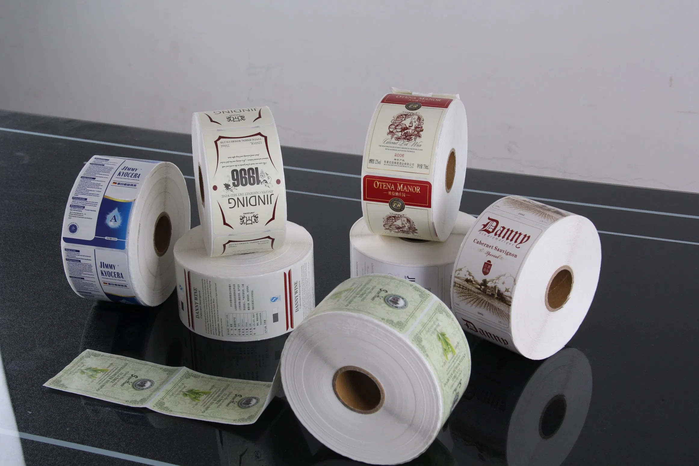 Heat-Resistant Medicine Packaging Matt Finish Adhesive Sticker Roll Label