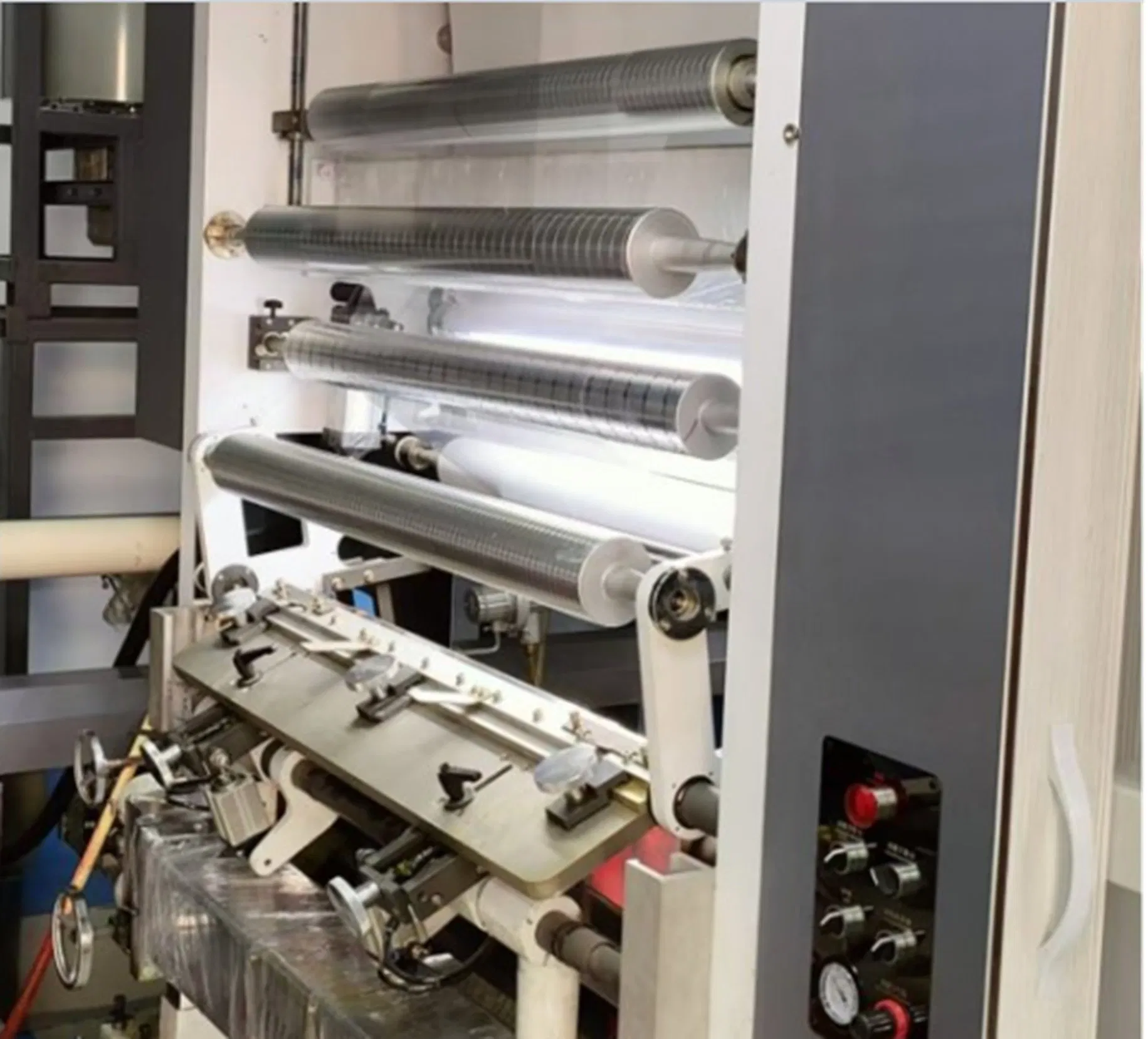 Precision Eight Color Rotogravure Printing Equipment for Enhanced Packaging Quality