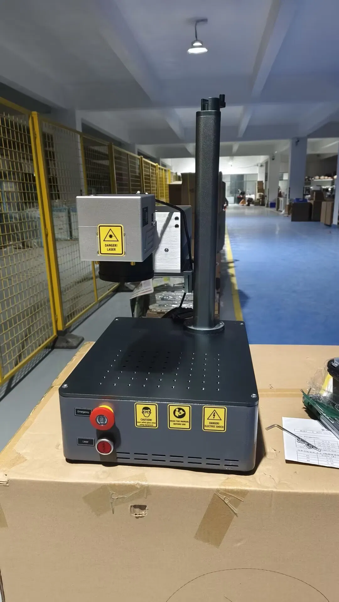 Small Business 17kg Mini UV Laser Printing Machine with 150*150mm D80 Rotatory Auto Focus 5W UV Marker