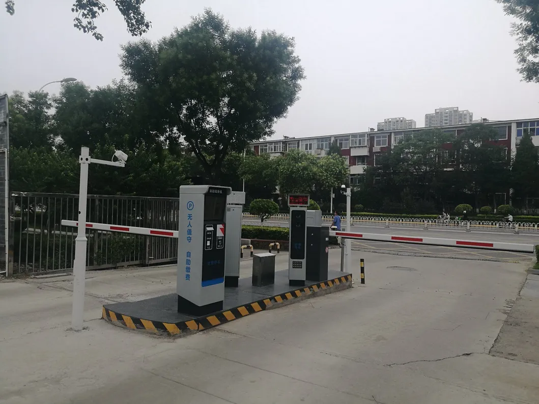 Self-service payment terminal