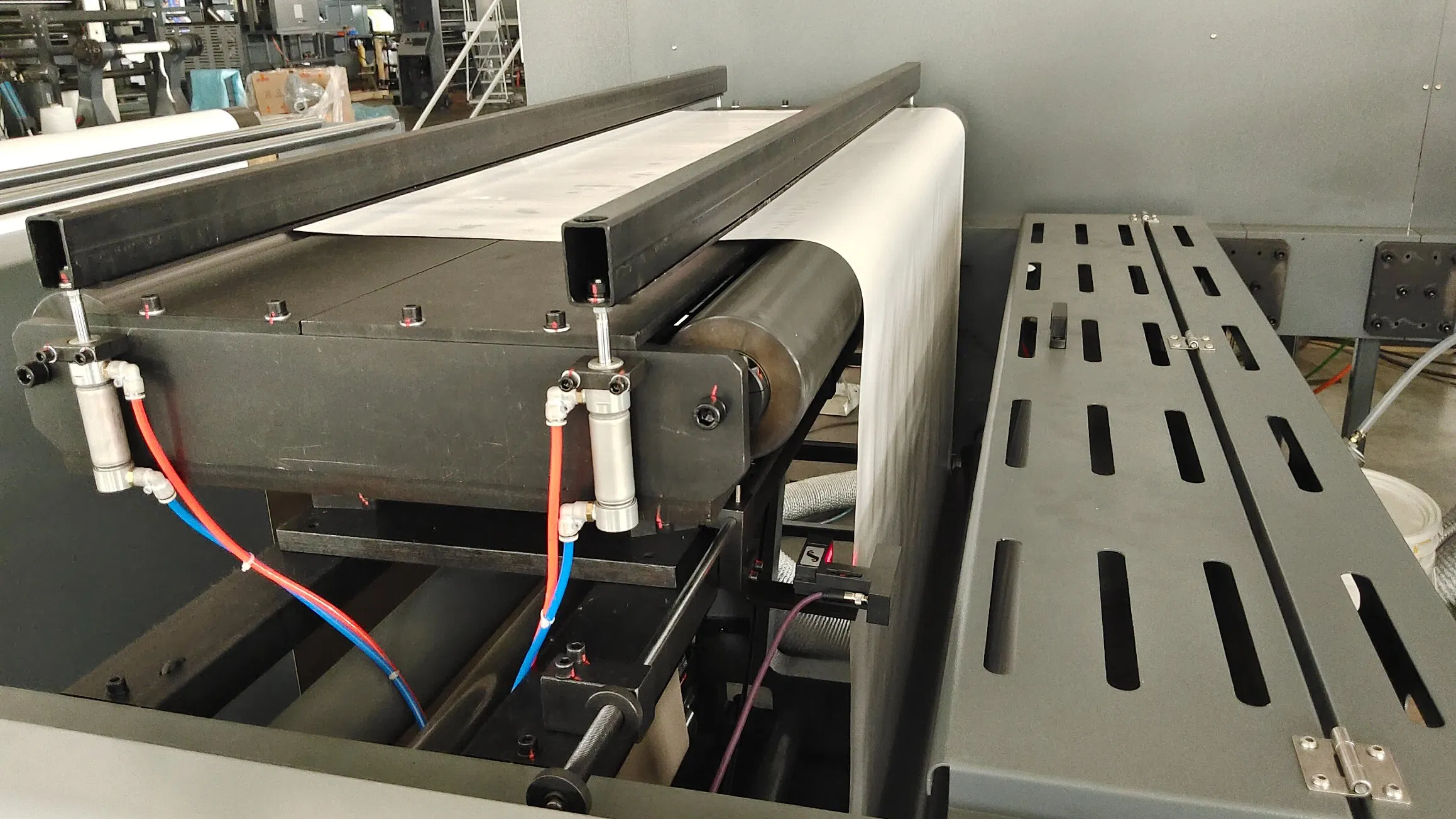 Automatic Label Vinyl Sticker BOPP Flexographic Printers 6 Color 6 UV Roll to Roll Paper Flexo Printing Machine