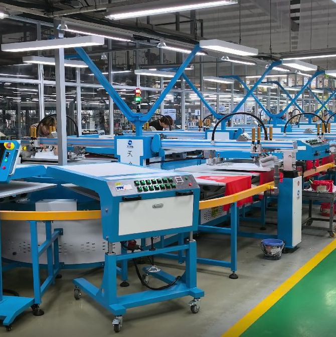 Versatile Gantry Printing Machine for T-Shirts and Garments