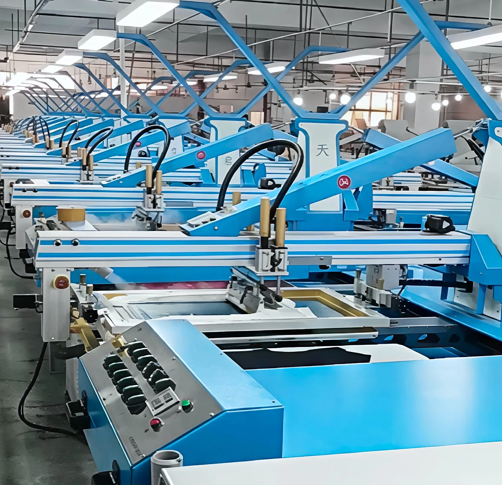 Q Series 35-Color Screen Printing Equipment for Garment Printing