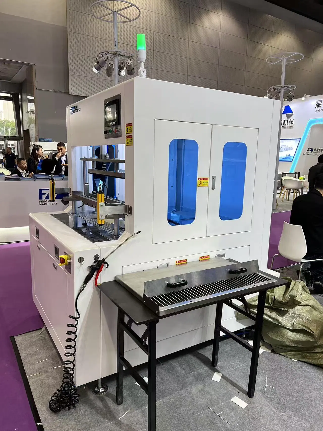 Luxury Fashion Paper Hang Tag, Garment Accessories Apparel Label Hang Tag Custom Hair Extension Hangtag Blanking and Stripping Machine with Printing Logo