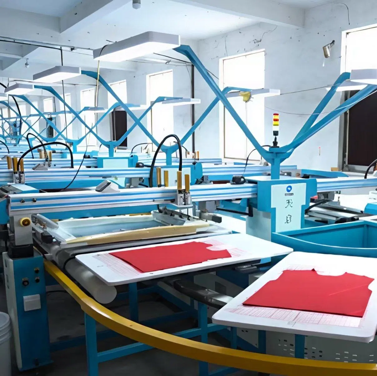 Versatile Gantry Printing Machine for T-Shirts and Garments