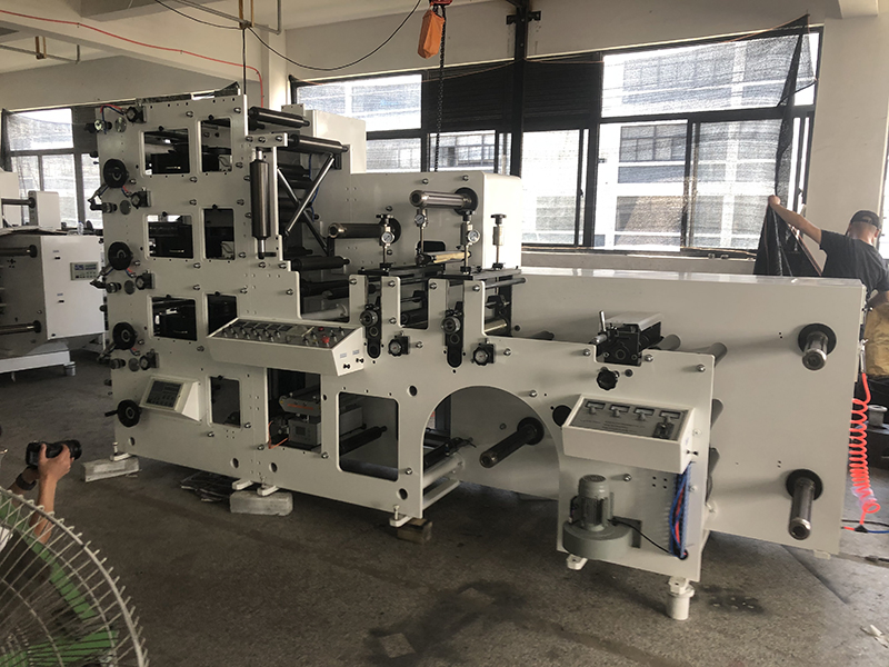 Most Popular Used High Speed 100m/Min Flexo Label Roll to Roll UV Printing Machine with Die Cutting Slitting Lamination