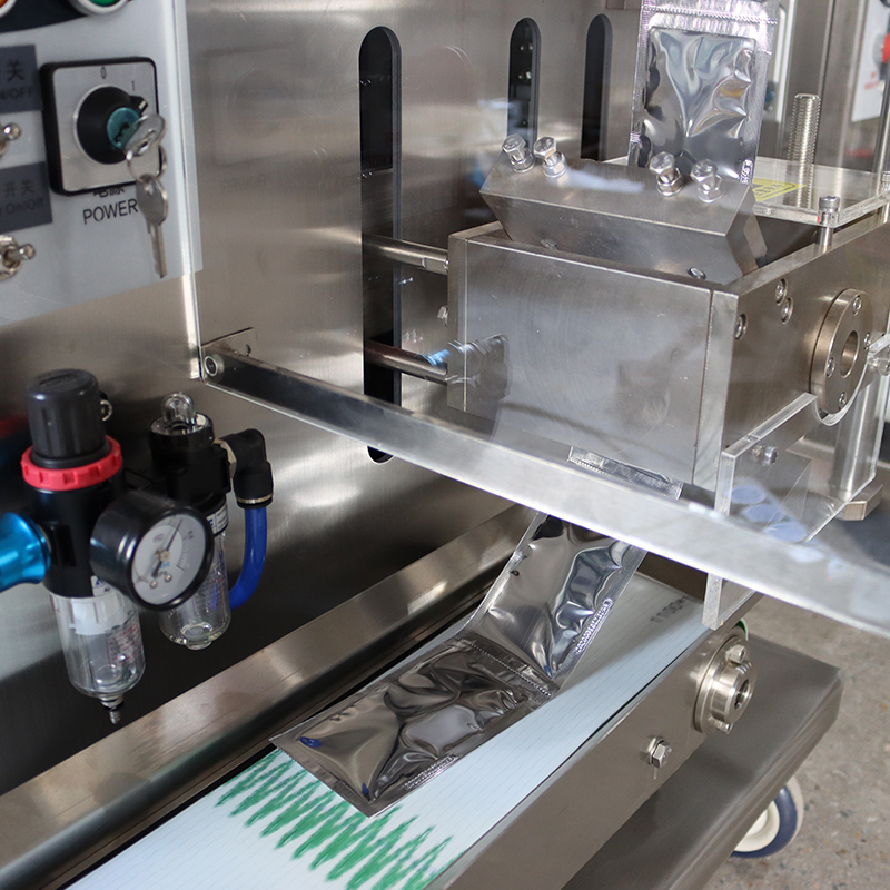 Automatic Big Bag Sachet Water Machine Liquid Cream Shampoo Sachet Filling Machine Cosmetics Sachet Packaging Machine