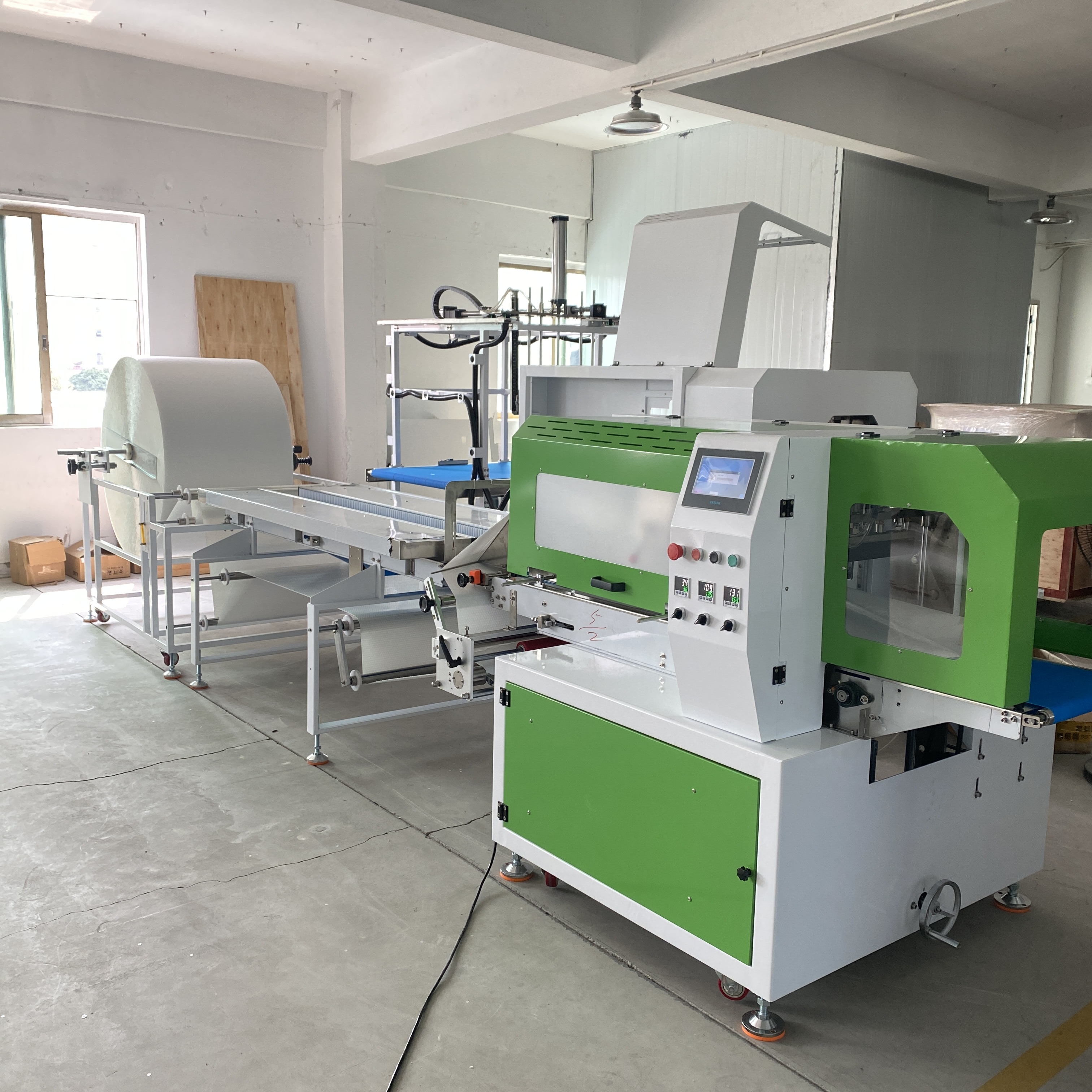 Auxiliary Semi-Automatic Digital Motor Plastic USB Cable Flow Wrapper Air Bubble Film Belt Bagging High-Speed Horizontal Packing