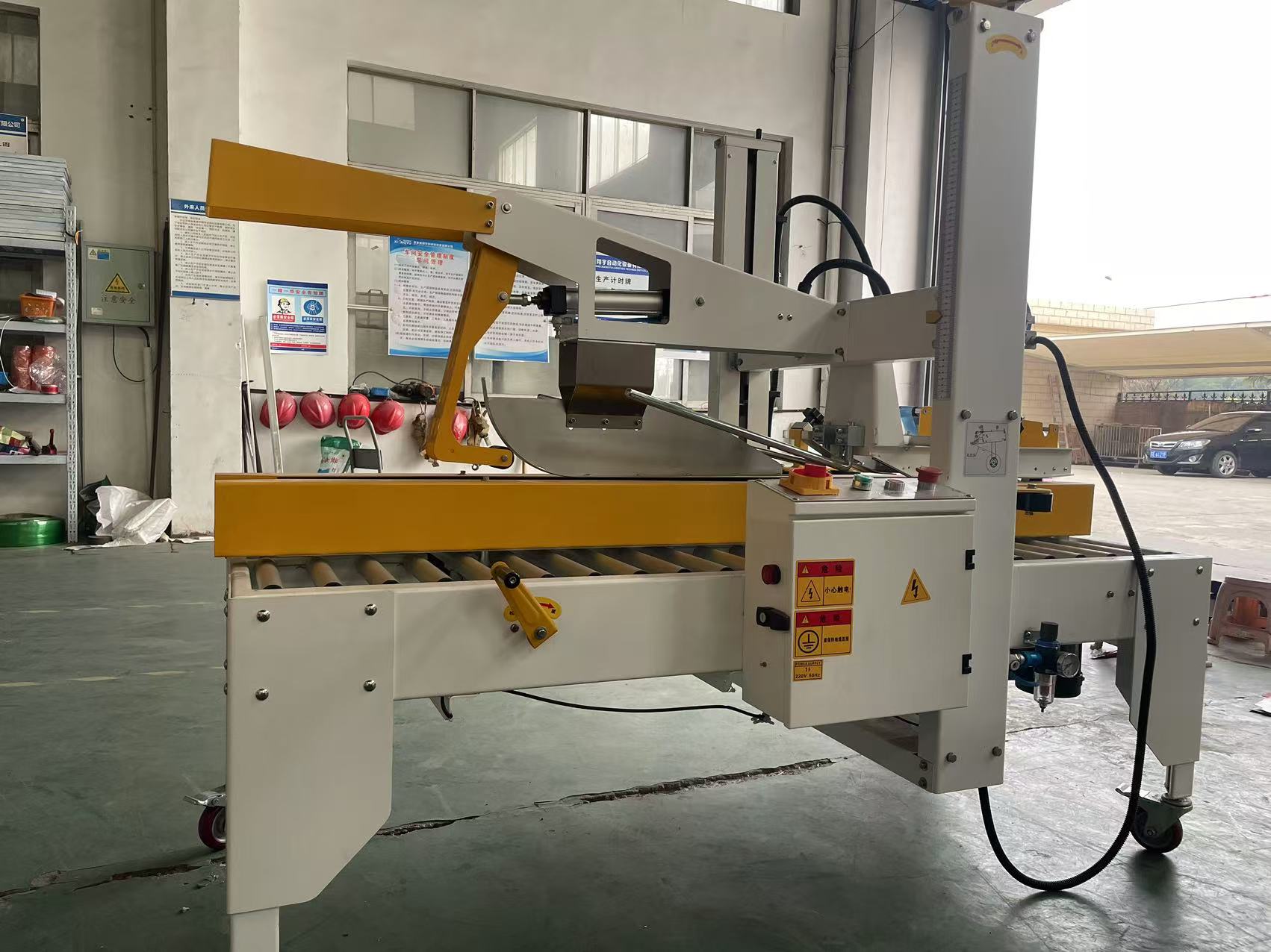 Automatic Electric Induction Sealing Machine for Cartons Beverage &amp; Apparel Packaging