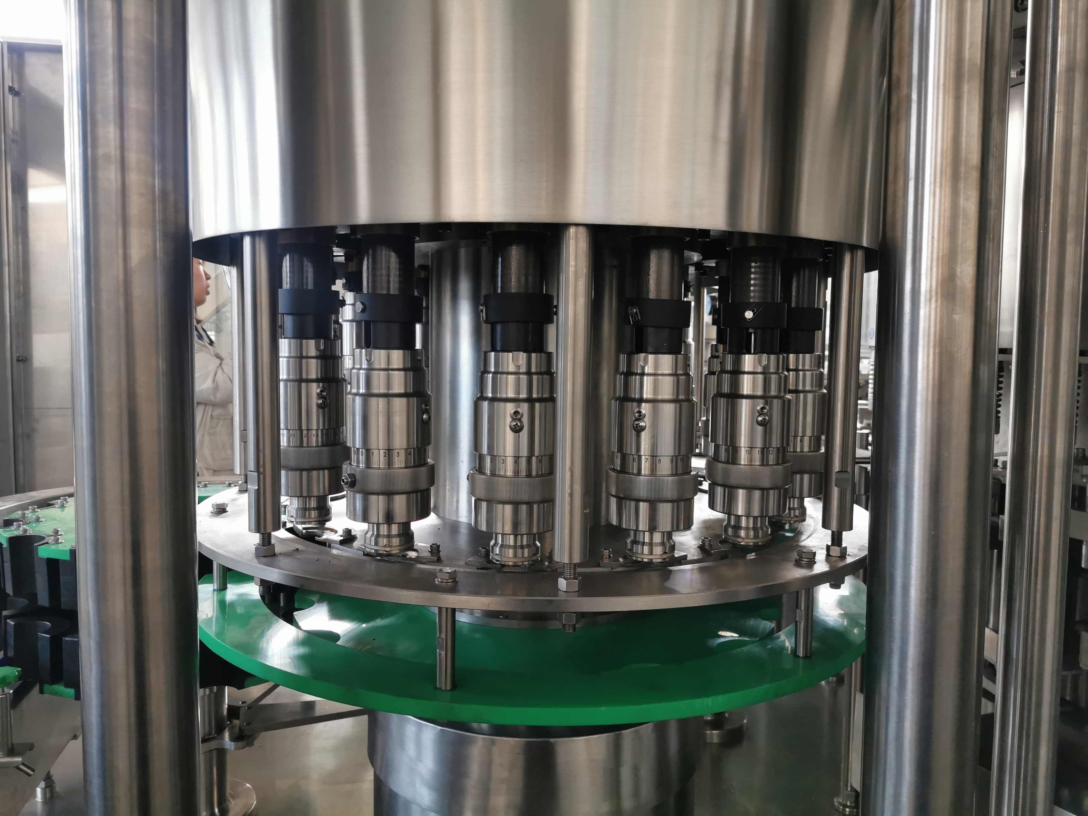 30 Bpm Automatic Electric Digital Energy Saving High Productivity Plastic Bottles Pure Water Beverage Filling Machine Piston PLC