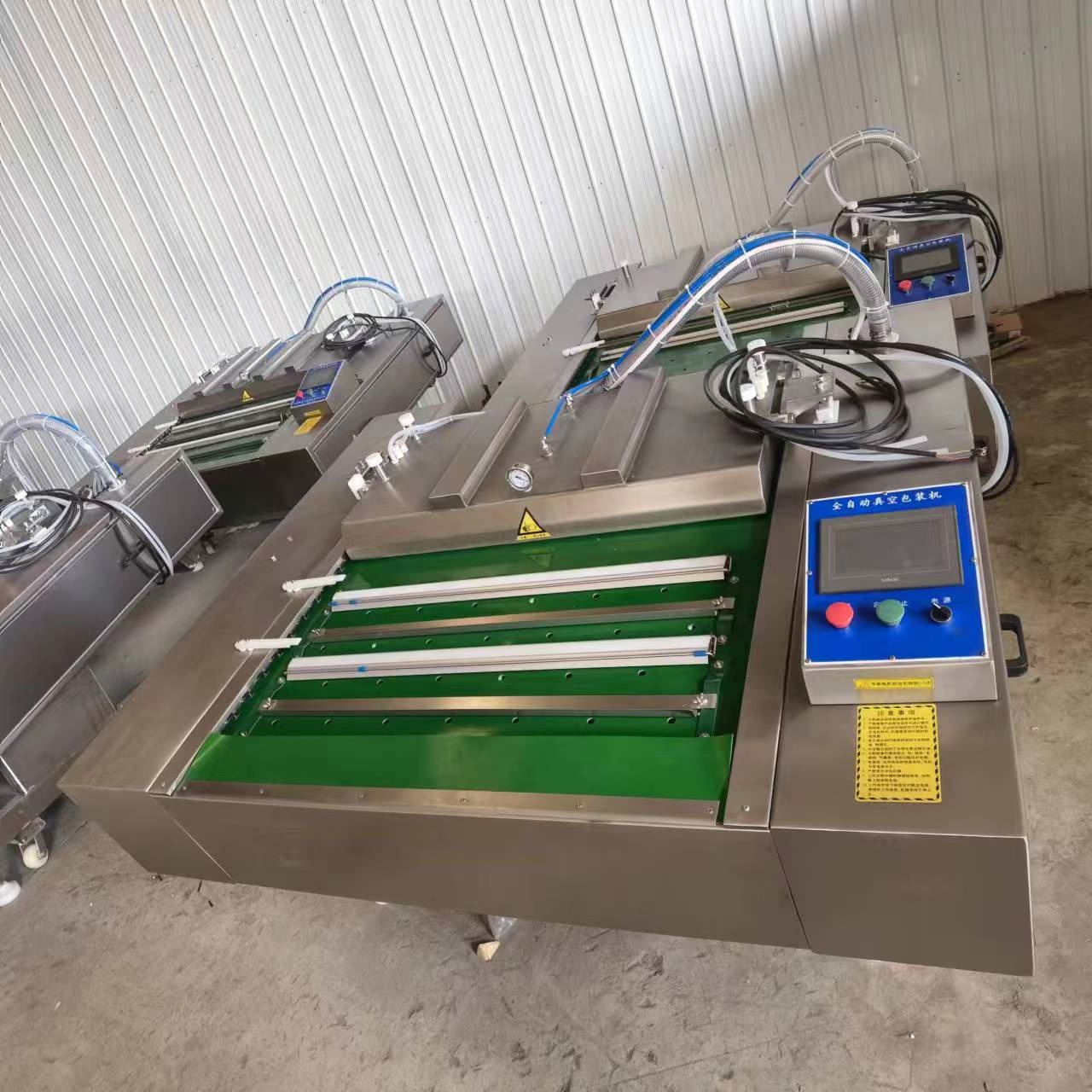 Easy to Clean Maintain Assembly Line Vacuum Machine Conveyor Belt Vacuum Packing Machine for Bacon Sausage Packaging
