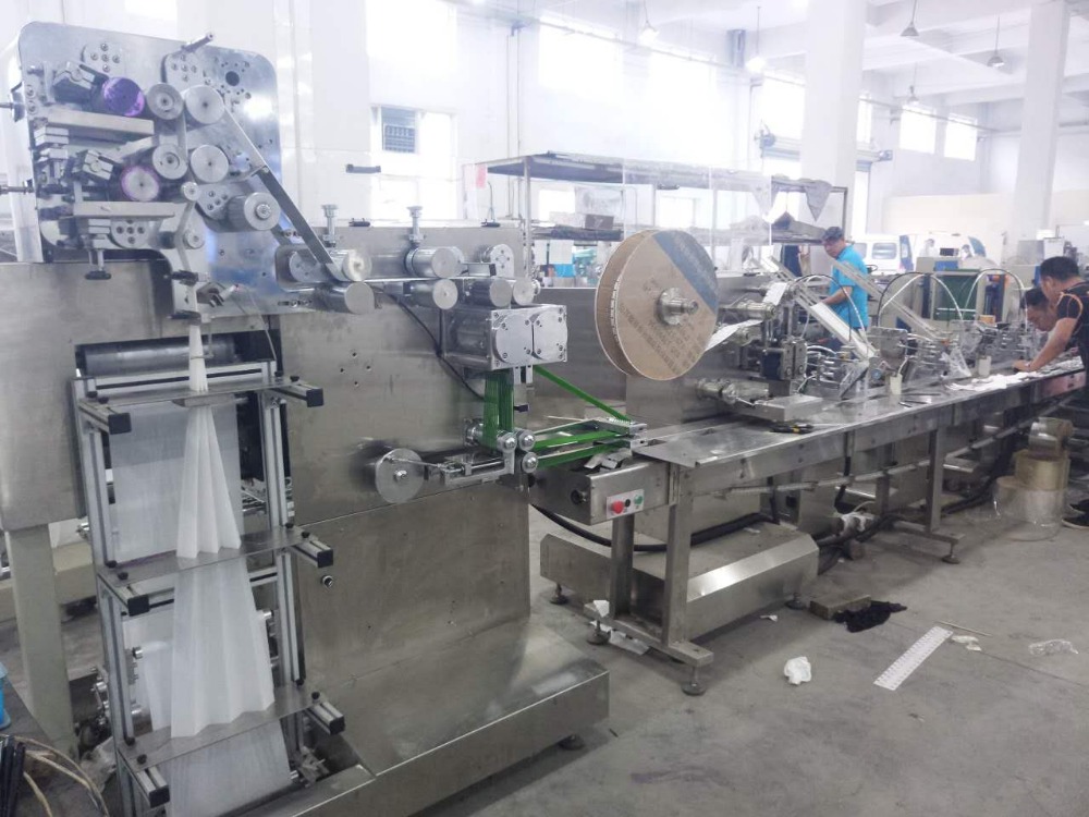 Automatic Napkin Cutlery Wrapper Factory Horizontal Flow Wet Wipe Wrap Equipment Pillow Pack Bag Facial Tissue Wrapping Machine