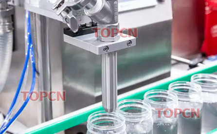 Pneumatic anti-drip filling head