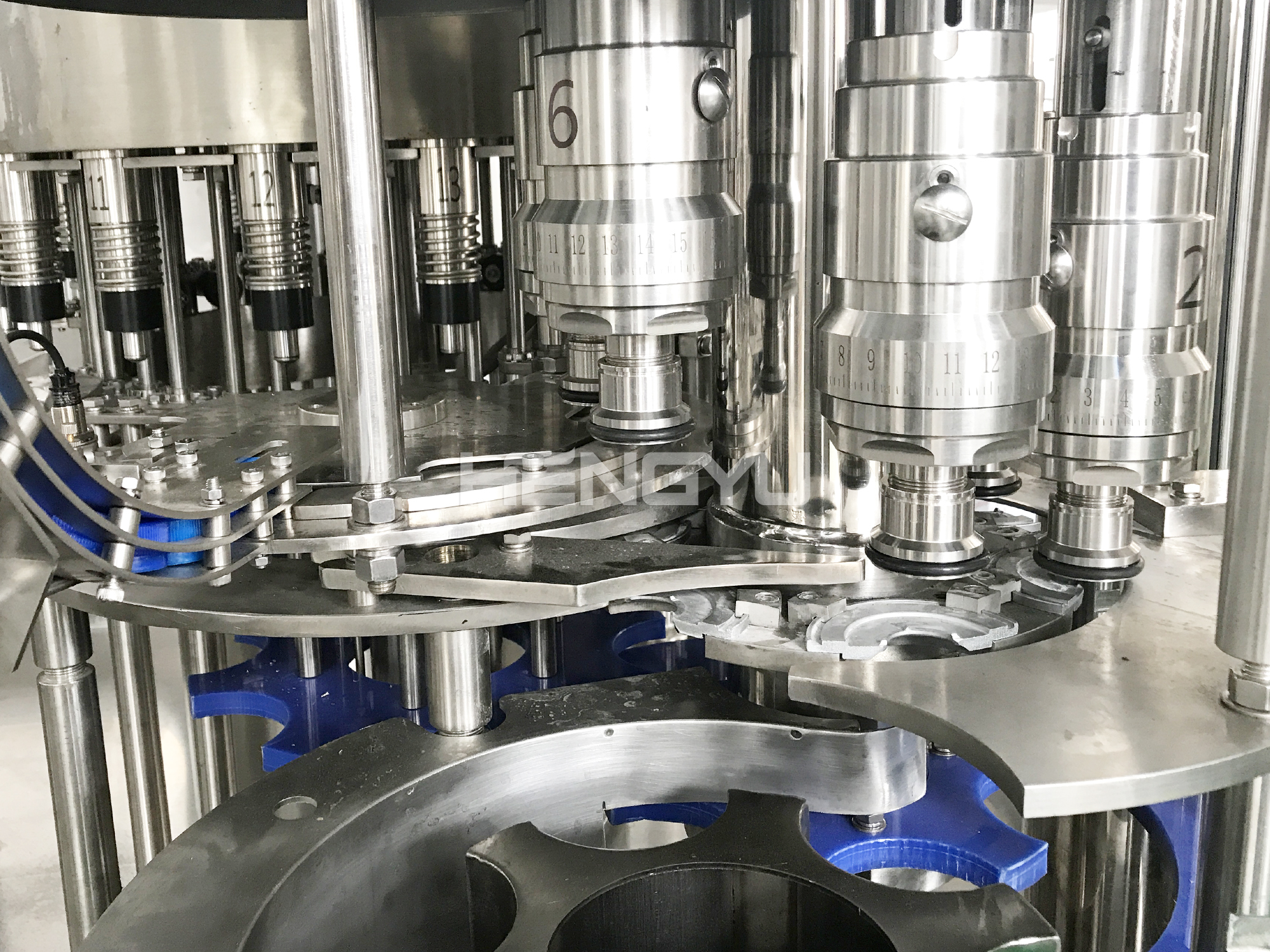 Capping heads detail