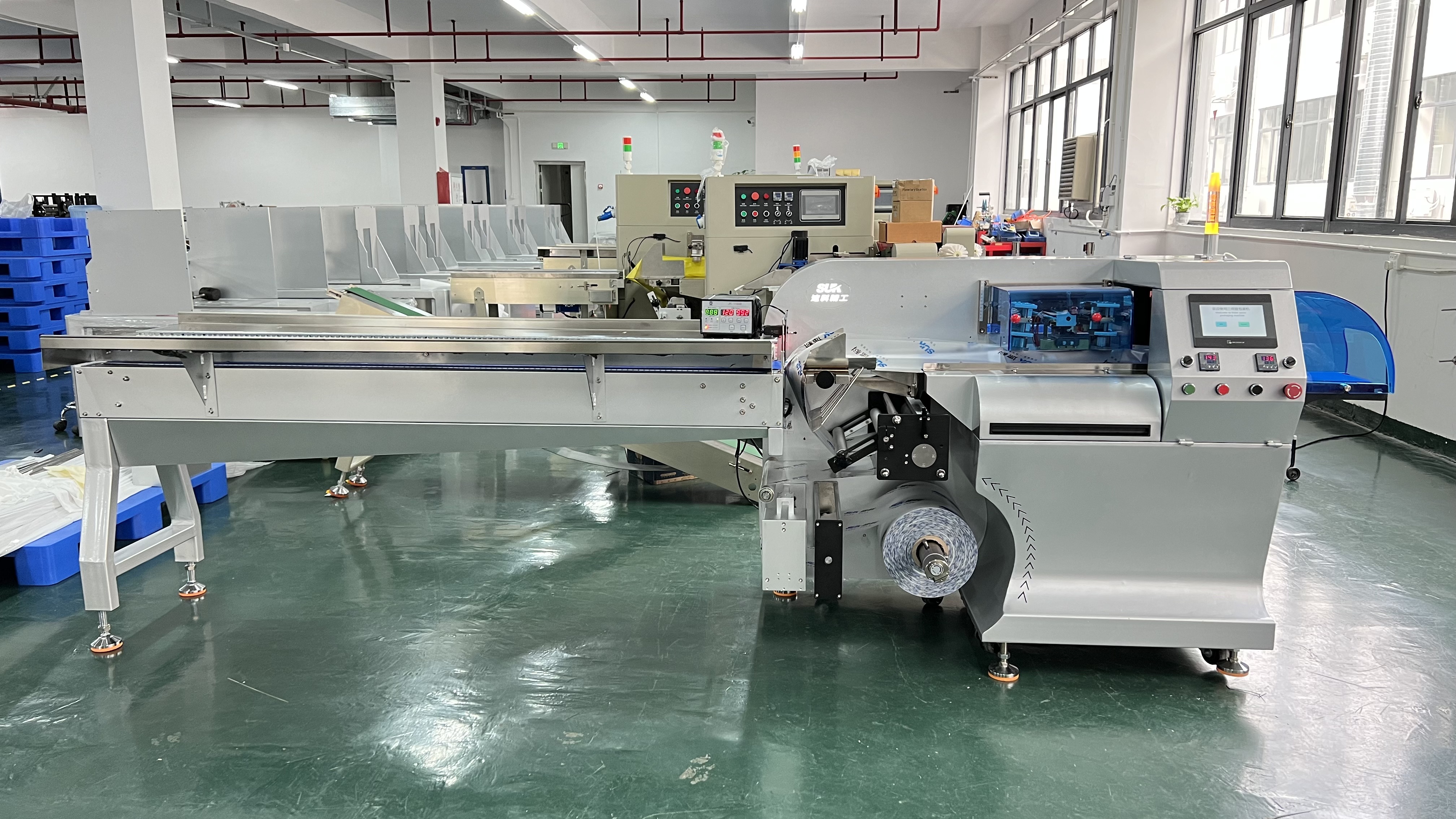 Horizontal Pillow Wafer Double Sandwiching Cookies Packaging Flow Wrapper Biscuit Packing Machine