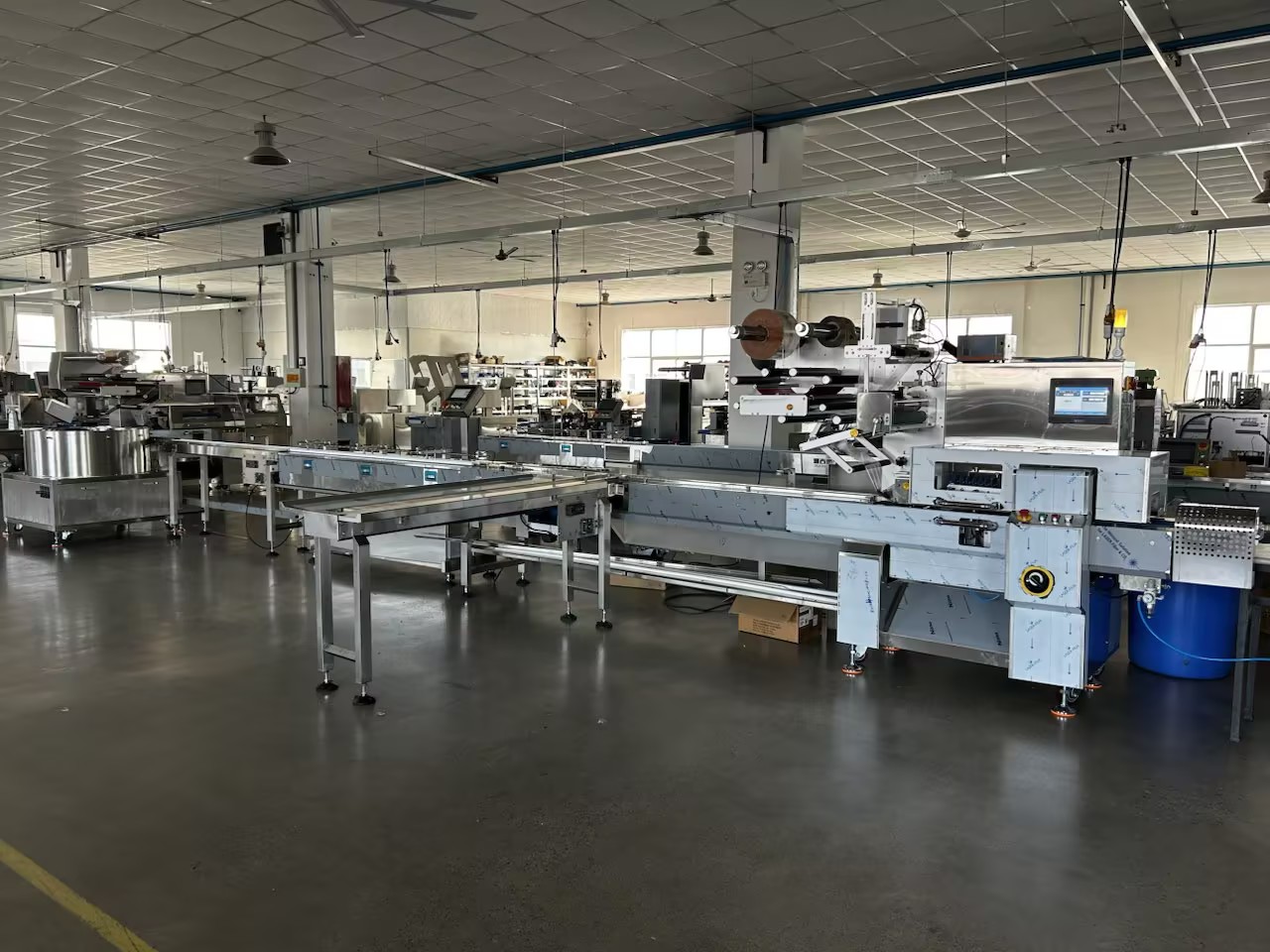 RHZRL430 Automatic Horizontal Pillow Packing Machine Flow Wrap Packaging for Food Soap Bread Candy Chocolate CE Certified