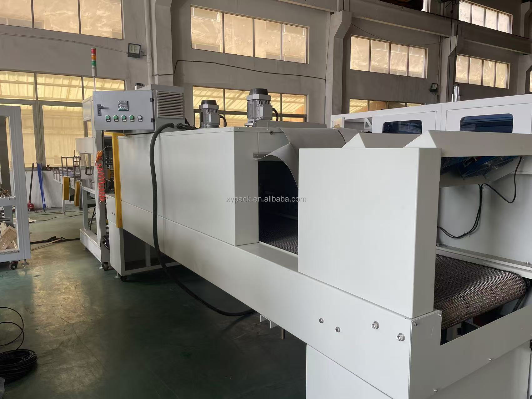 Automatic Shrink Tunnel for Mineral Bottle Heat Cutter Cans Shrinking Wrapper Machine Packaging Machine