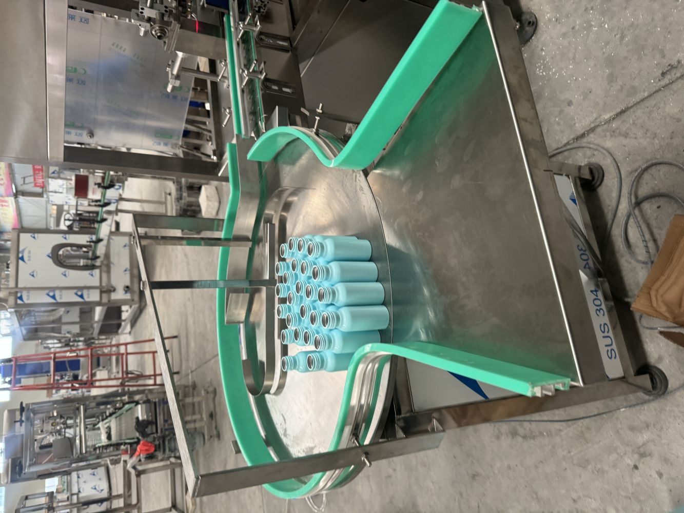 Glass Bottle Unscrambler Machine Gentle Handling To Prevent Breakage And Chips