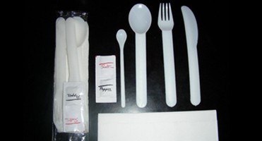 Adjustable Mixed Cutlery Flow Wrap Machine For Plastic Wooden Biodegradable Spoon Fork Knife With Napkin Toothpick Salt Pepper