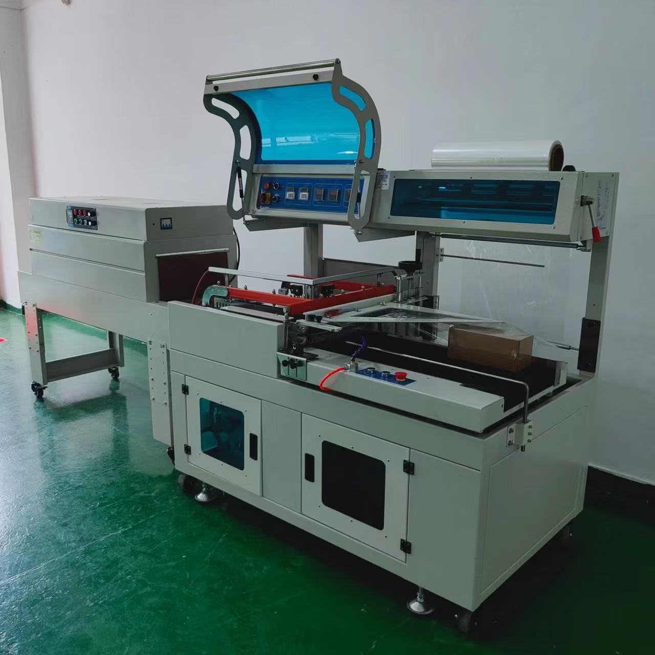 Automatic Electric Tunnel Shrink Packing Machine for Apparel Textiles Food BOPP/Masking Tape Film Packaging Motor Wood/Plastic