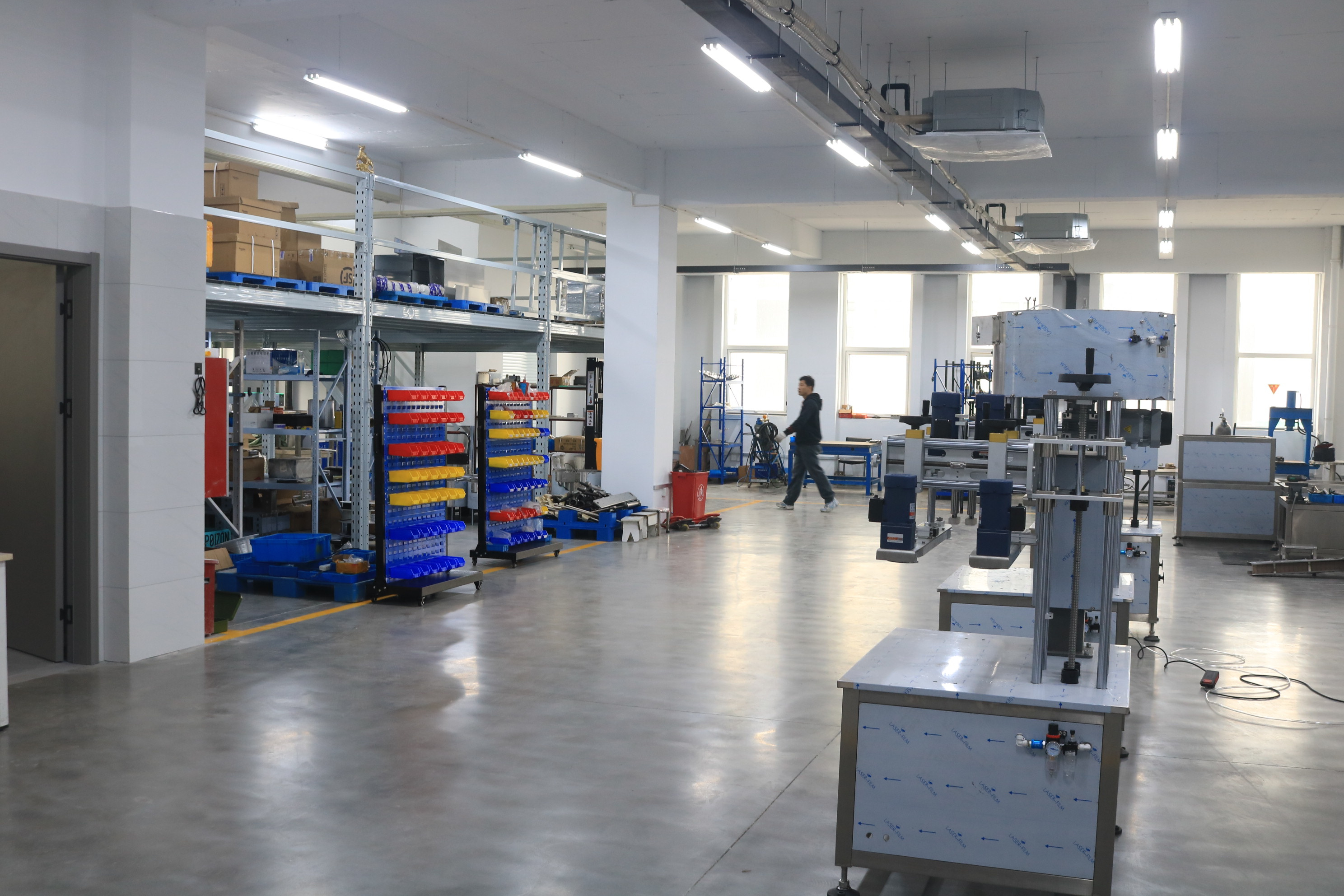 HuiMing Automatic Piston Filling Machine HSGZ-16A for Beverage Thick Paste &amp; Sauce Liquid Plastic/Glass/Metal Bottles 100-5000ML