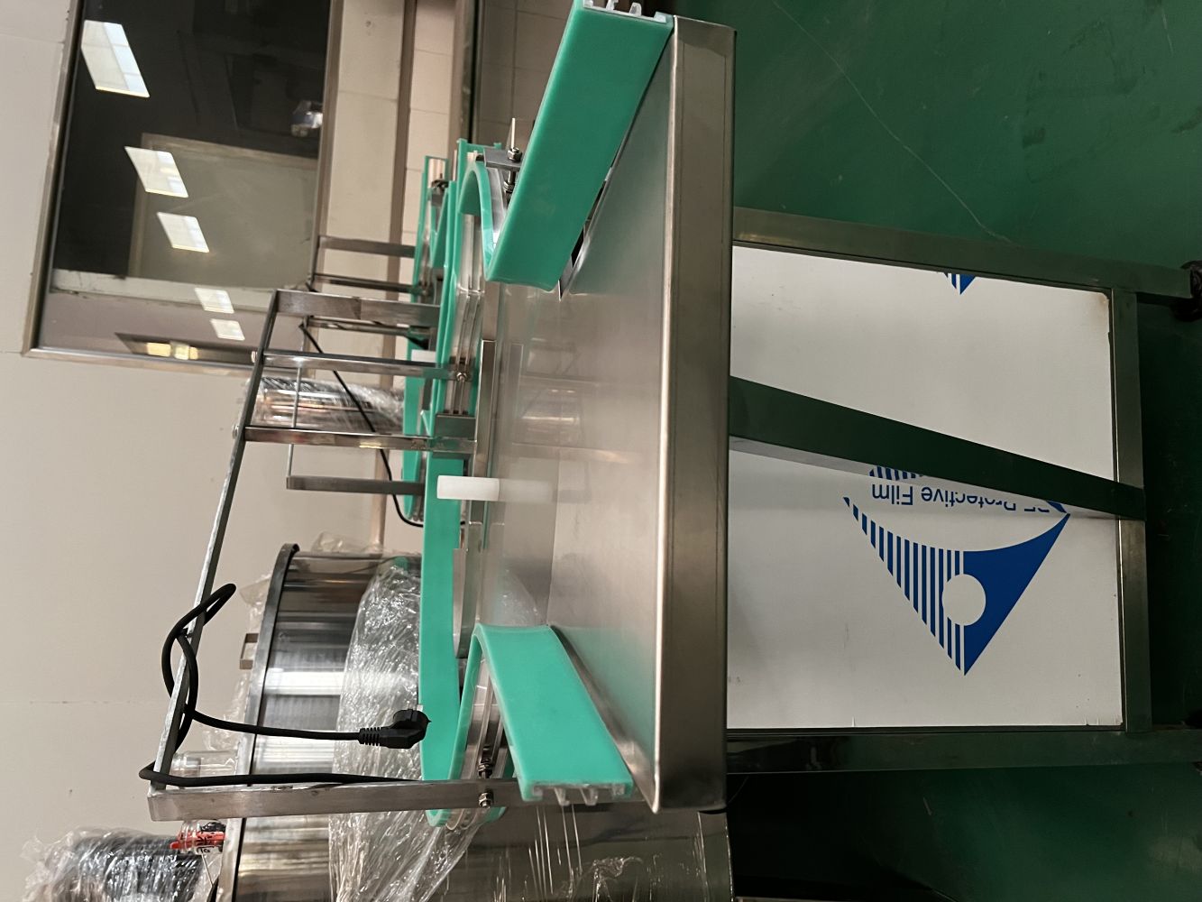 Glass Bottle Unscrambler Machine Gentle Handling To Prevent Breakage And Chips