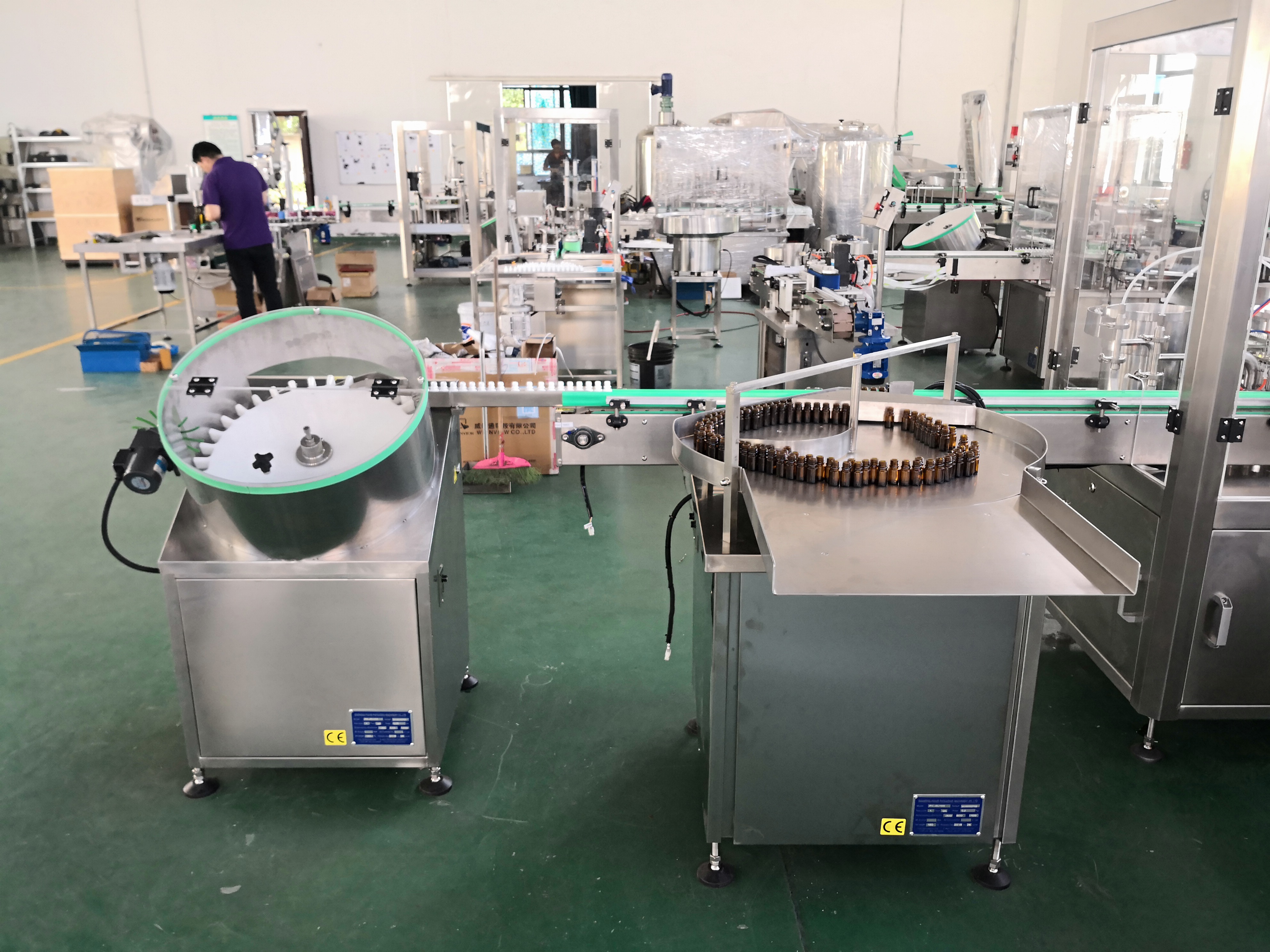Automatic Unscrambler Machine for PET/HDPE Small Bottle Standing Sorting Filling Production Line with High Accuracy Oil Filling
