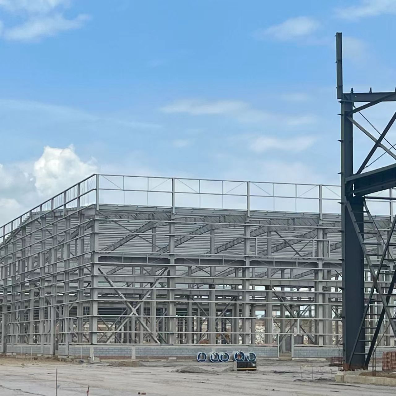 Large Span Prefabricated Steel Structure Building for Industrial Factory Workshop and Logistics Distribution Center