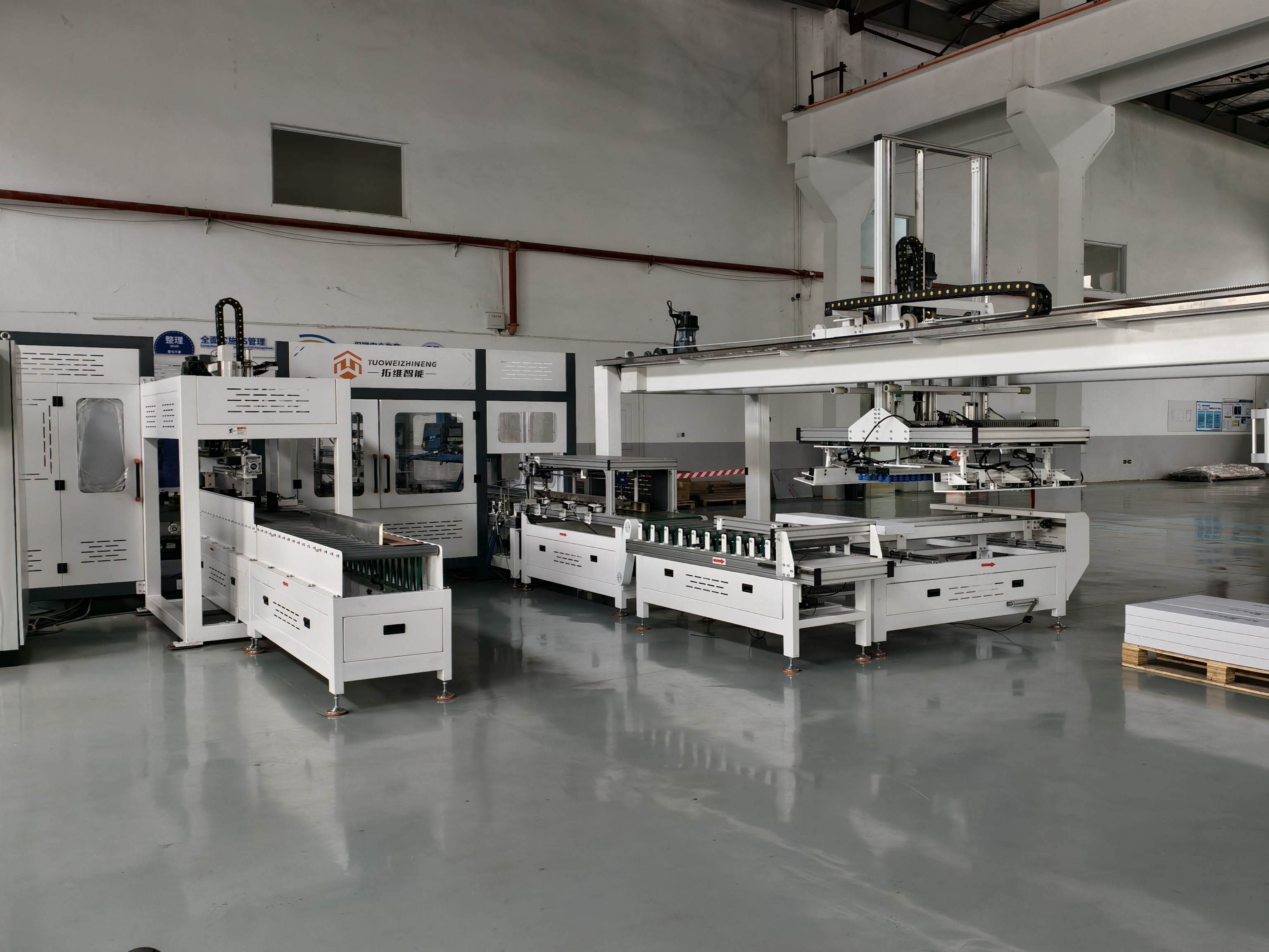 480-600 Box/h Carton Palletizing Machine 28kw Full Function Packaging Equipment 4-6 Layers Stacking Long Service Life Low Noise