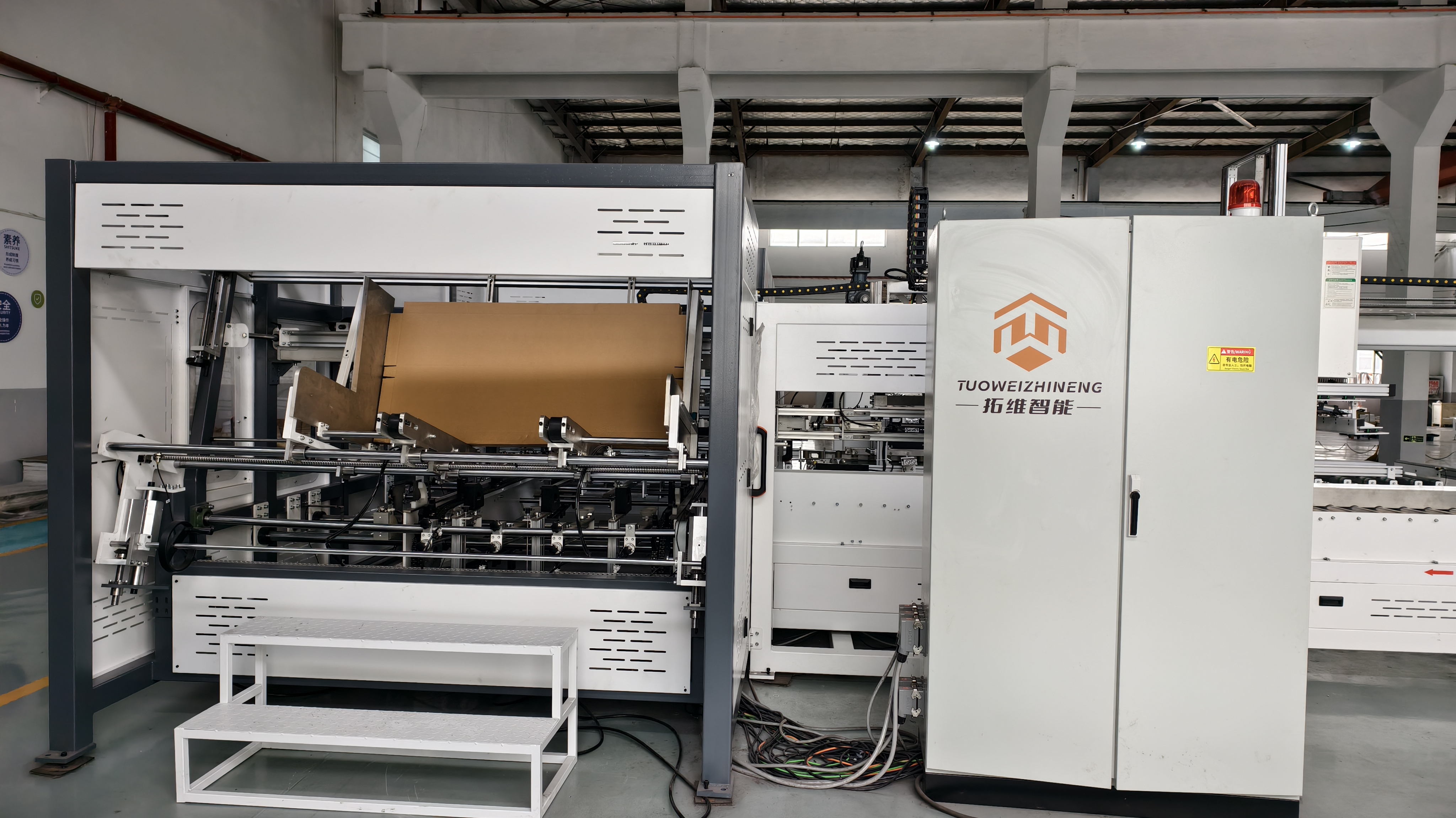 480-600 Box/h Carton Palletizing Machine 28kw Full Function Packaging Equipment 4-6 Layers Stacking Long Service Life Low Noise