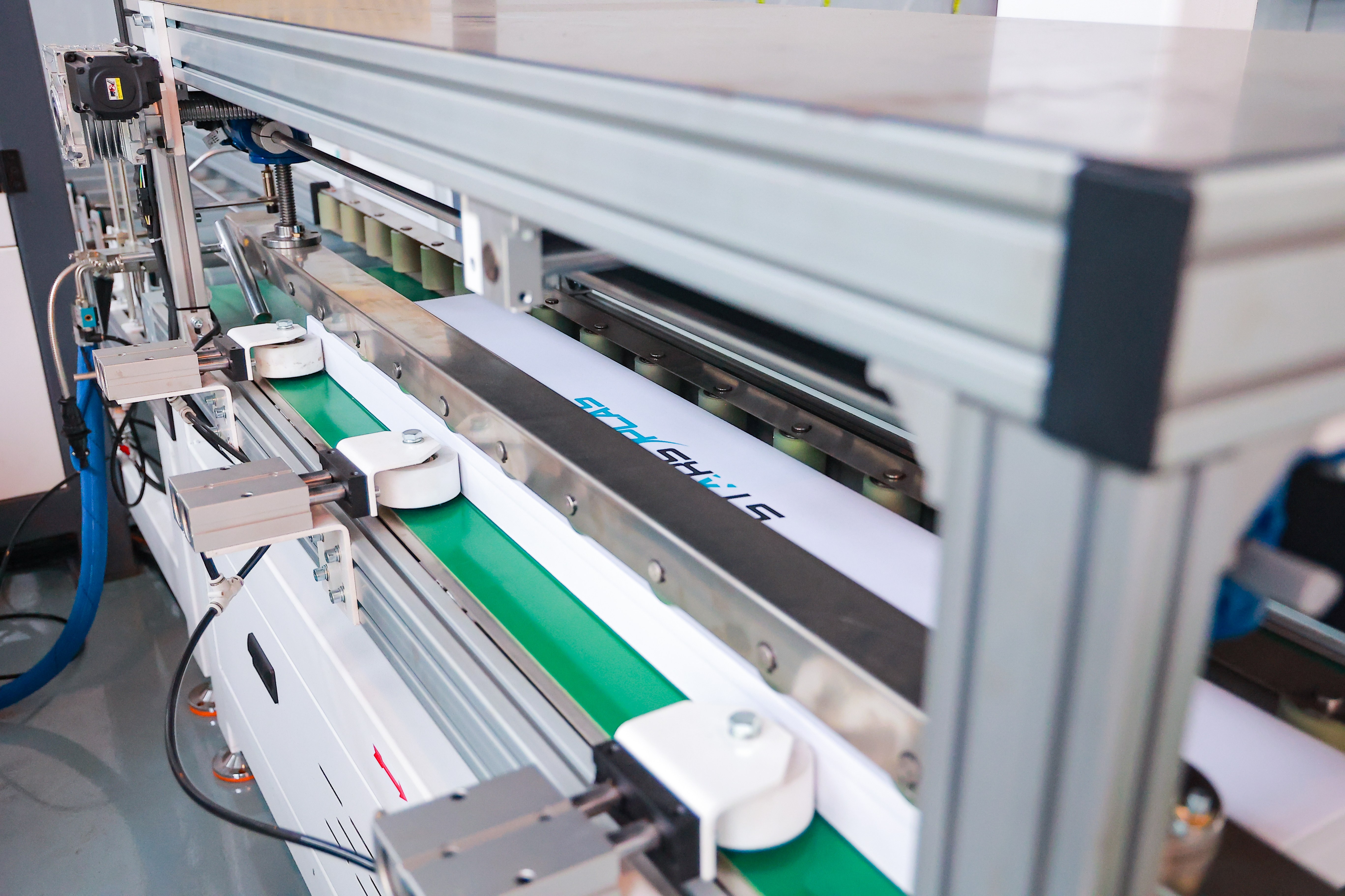 Automatic Box Stacking Palletizer 4-6 Layers Pallet 7680 Boxes/Shift Long Service Life