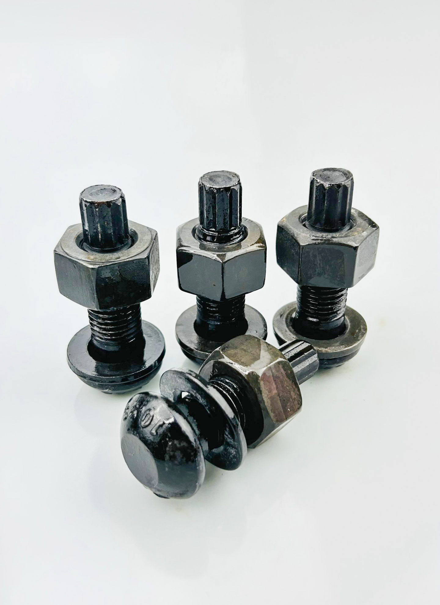 High strength bolt