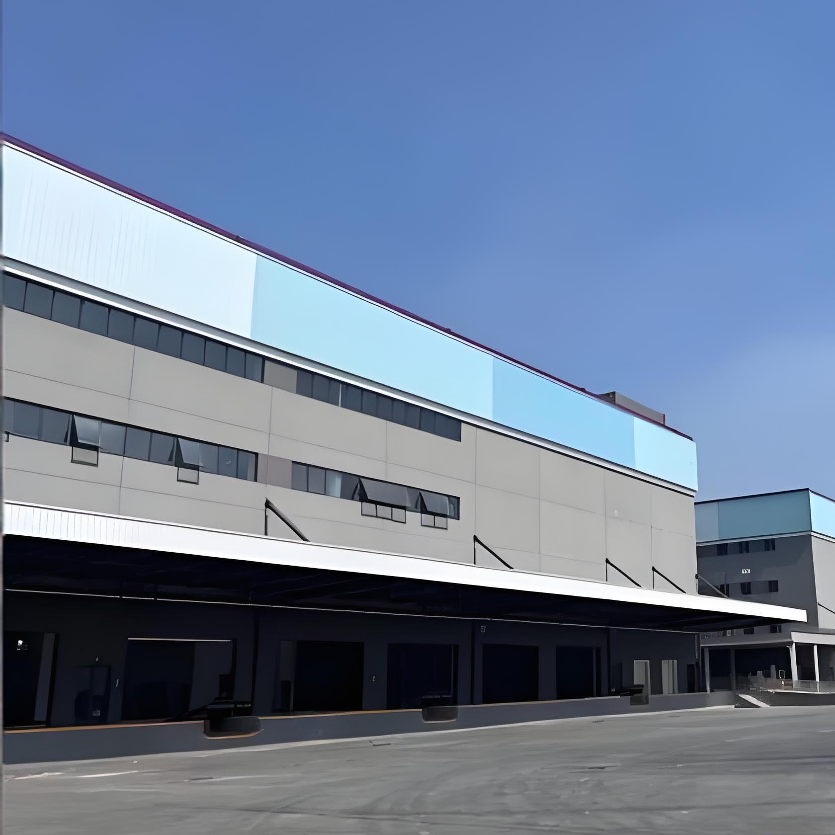 Smart Solar-Integrated Steel Logistics Warehouse - Energy-Saving Prefab Building for Off-Grid Distribution Center