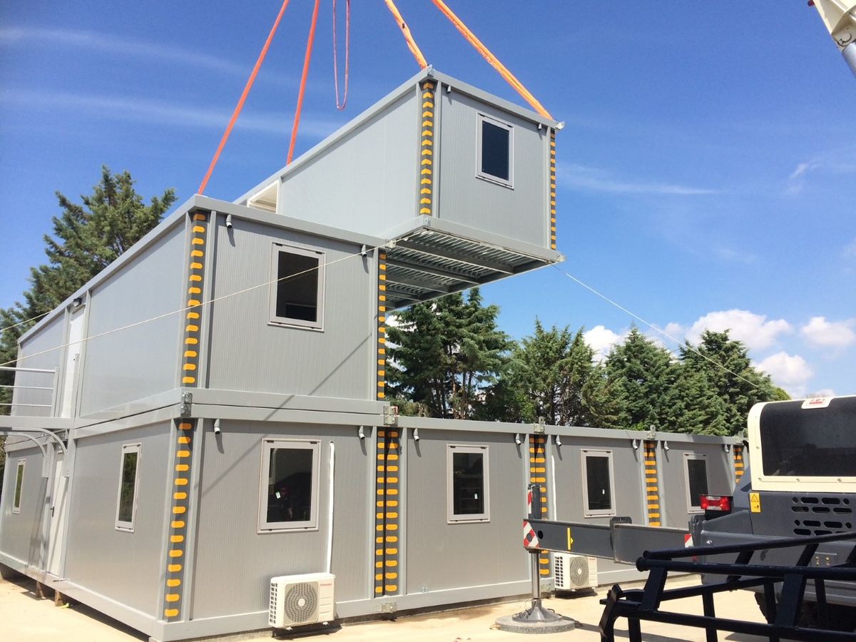 Rapid Deployment Folding Container House Windproof Mobile Modular Camp Housing Large Scale Site Office Sandwich Panel Warehouse