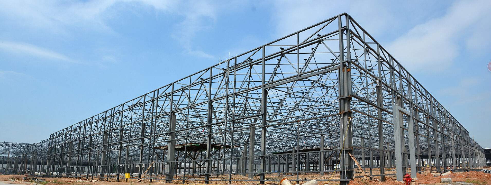 Light Weight Prefabricated Steel Structure Office Hotel Warehouse Workshop Building Pre-Engineered Structural Steel Building