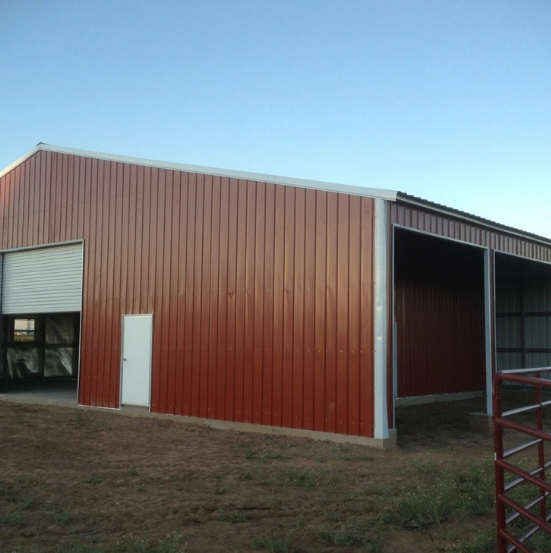 China Prefabricated Steel Structure Construction House Carport Dog Kennel Farm Warehouse Insulated Hay Barn Storage Farm Urban