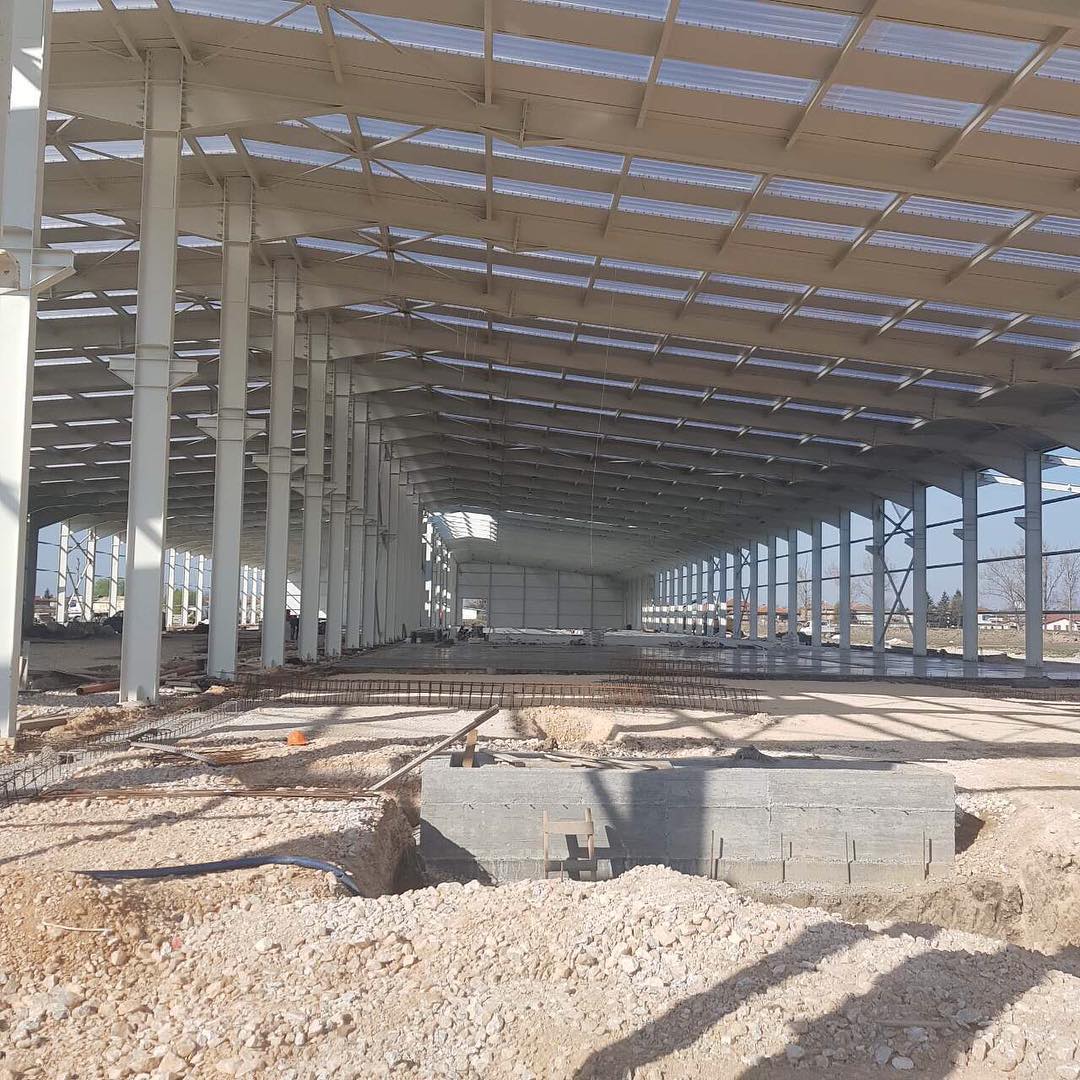 Prefabricated Steel Structure Office Warehouse Workshop Storage Closet Commercial Building Pre-Engineered Metal Shed Building