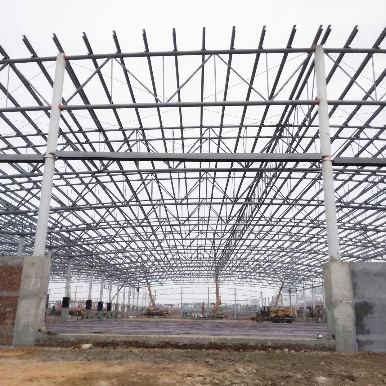 Large Clear Span Warehouse Workshop Bridge Playground Structural Steel Beam Column Fabrication