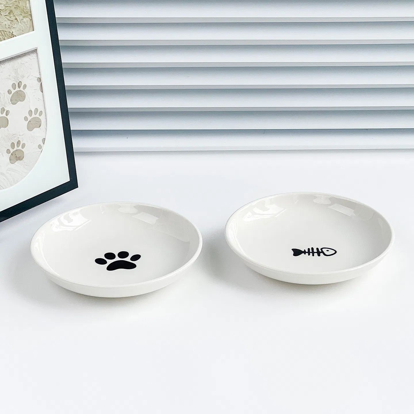 Unique Ceramic Cat Paw Feeders and Silicone Anti-Slip Pet Supplies