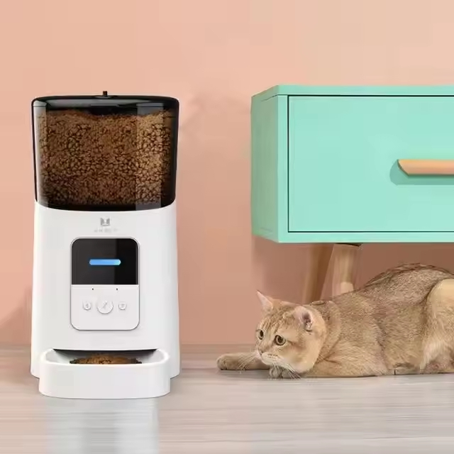 Smart WiFi Pet Feeder with Automatic Microchip Control for Dogs and Cats